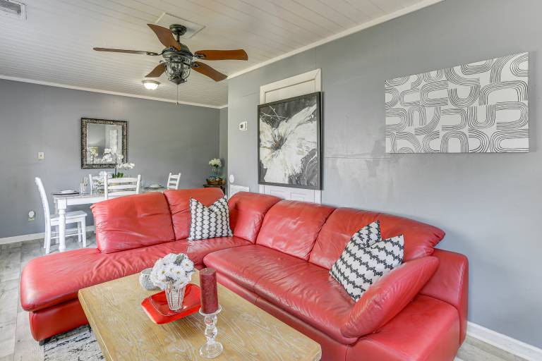12 Mi to Lake Access: Port Arthur Apt w/ Yard — photo 4
