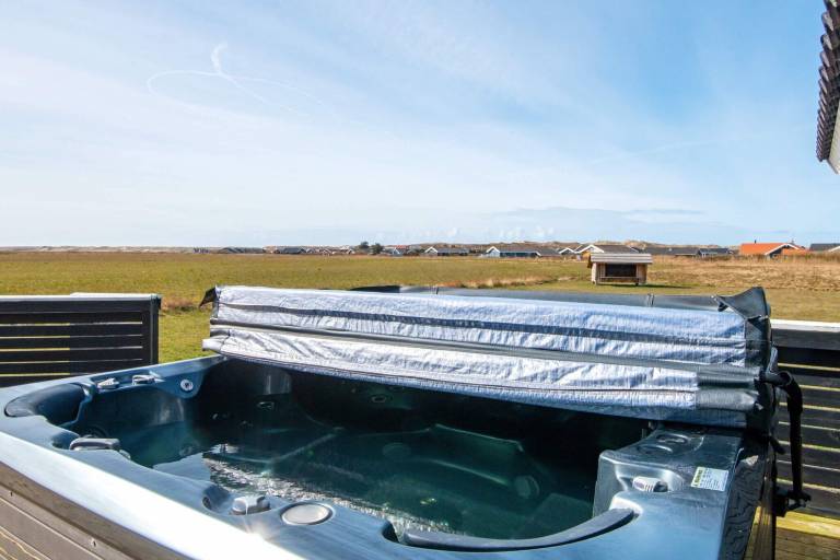 Fully equipped charming vacation home with grill, sauna & patio | Dogs allowed — photo 2