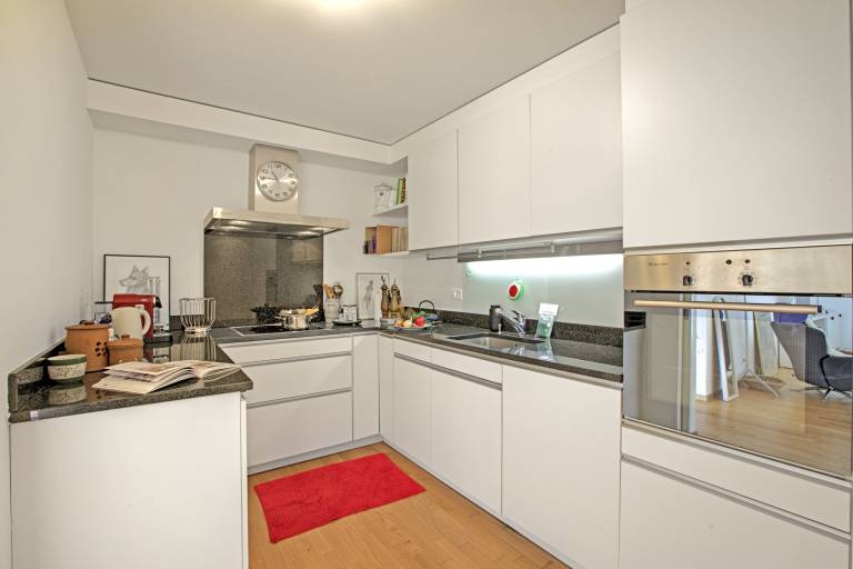 Family-oriented pleasant rental apartment with terrace & yard | Water view | Pet-friendly — photo 5