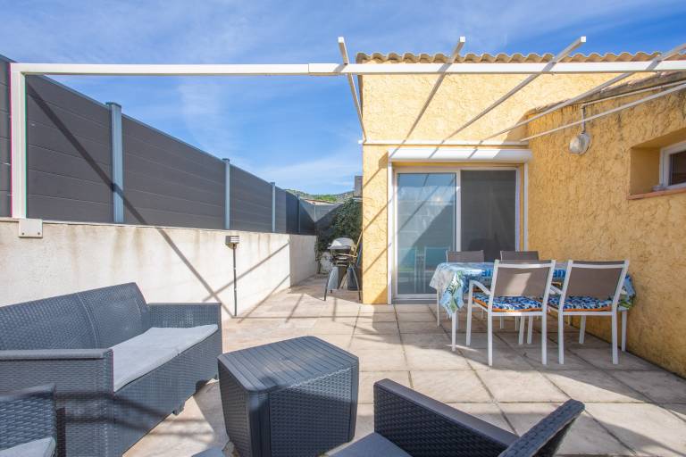 Holiday Home 'Les Mimosas' with Private Terrace, Private Garden and Wi-Fi in Bormes-Les-Mimosas