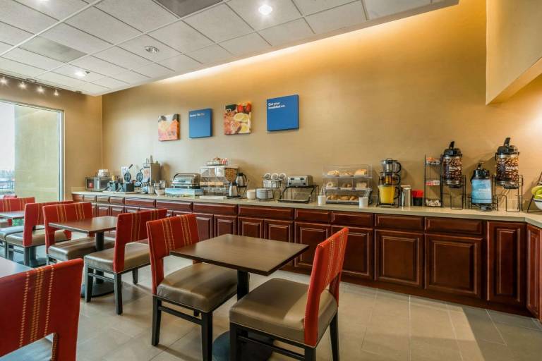 Comfort Inn & Suites Seattle North — photo 3