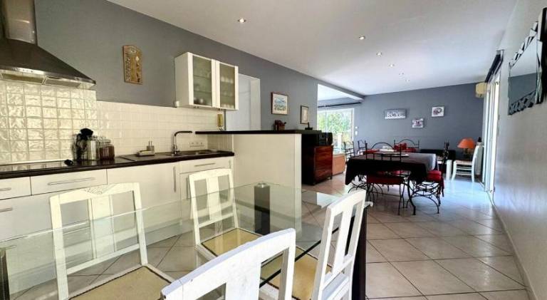 Villa with 1 room for 6 persons — photo 5
