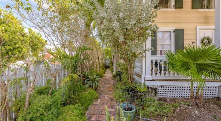 Rental apartment | Next to Southernmost Point | Pets allowed — photo 4