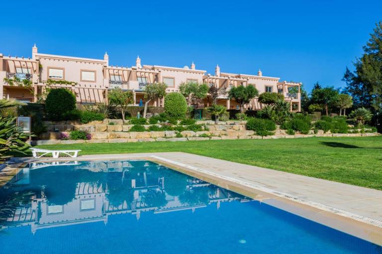 Villa with pool, yard & BBQ | Garden view in Albufeira