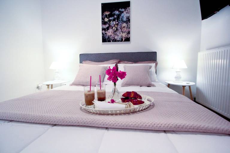 Rental apartment with jacuzzi in Aegina
