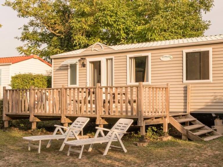 Mobile home with heated pool & patio | Pets allowed — photo 4
