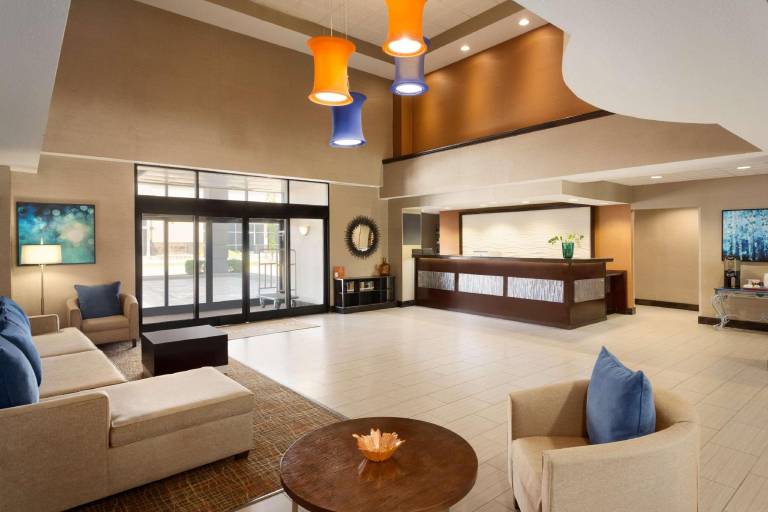 Townhome Inn & Suites by IHG — photo 3