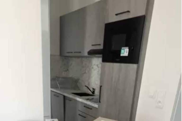 Ferienwohnung Suresnes