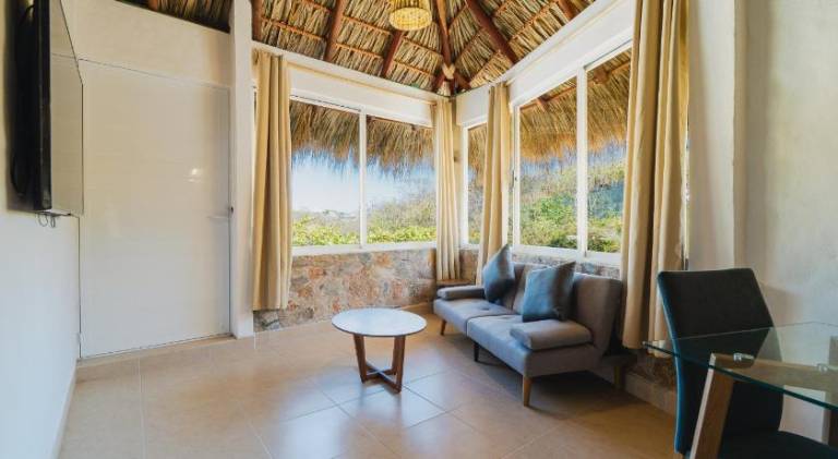 Lovely serviced apartment with pool, patio & garden | Beach nearby | Dogs allowed — photo 3
