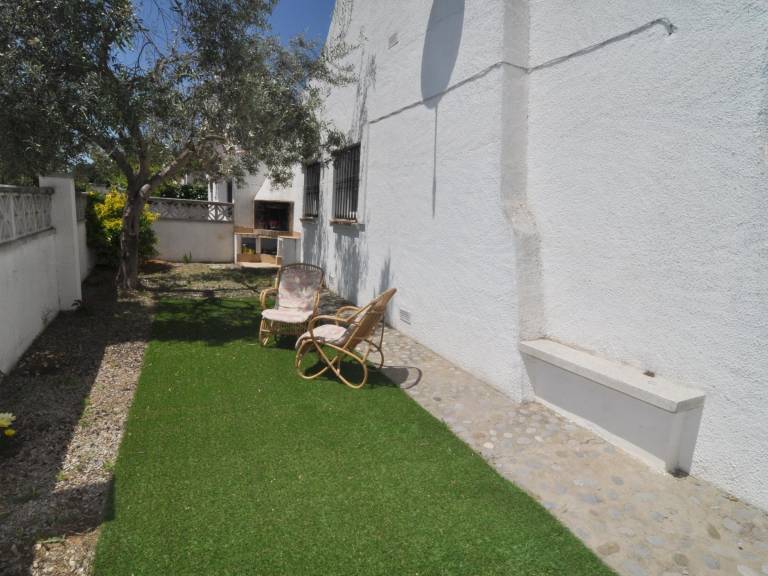 Villa with barbeque, pool & garden — photo 2