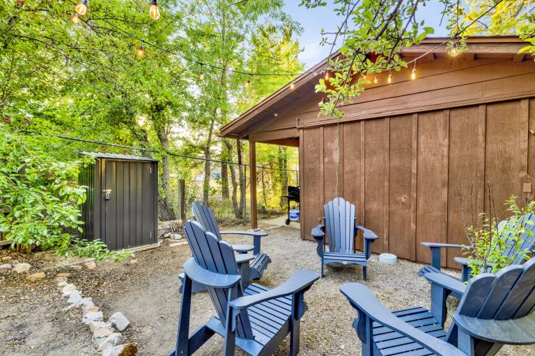 Orchard Family Cabin Near Historic Big Bear Village Walk to Marina — photo 4