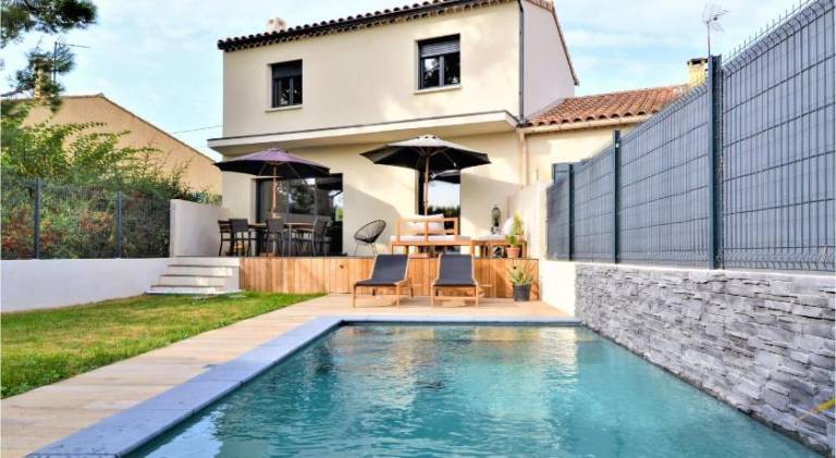 Vacation home with pool in Avignon