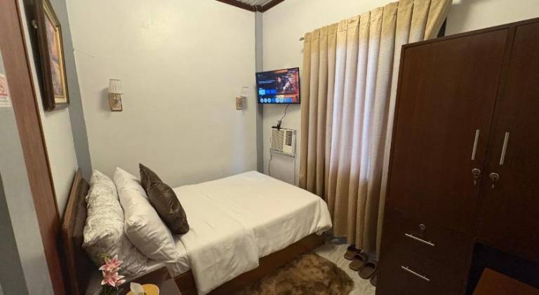Goldland Caelestis Guest House in Bacolod