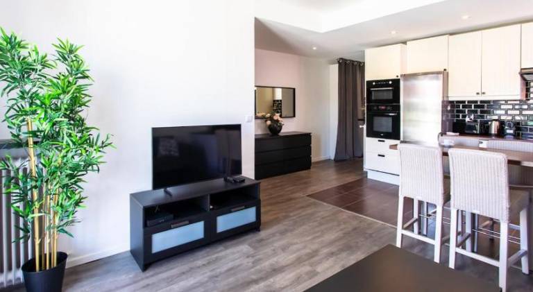 Fully equipped apartment | Next to Castle Hill | Close to the beach | Pets allowed — photo 2