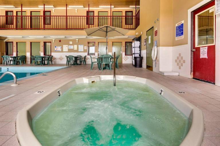 Fireside Inn and Suites — photo 3