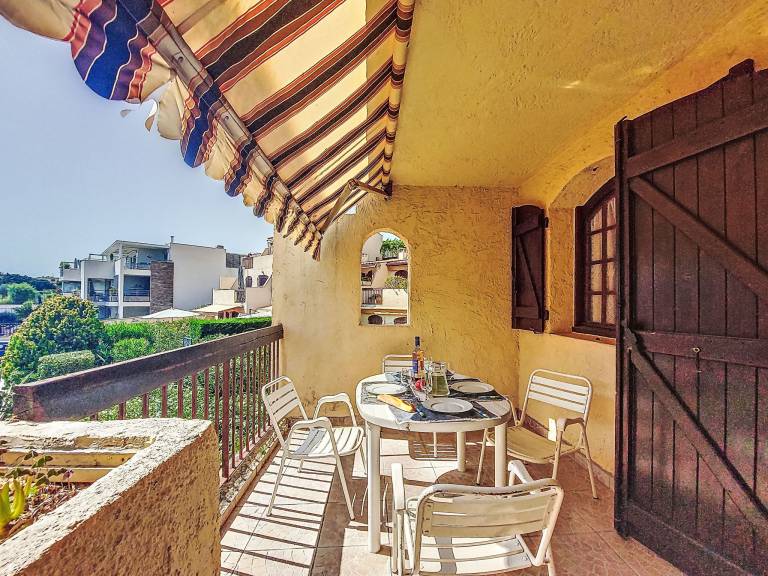 Nice holiday apartment with terrace | Dogs allowed — photo 2