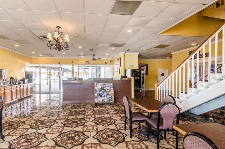 Rodeway Inn Arlington Entertainment District Area — photo 4