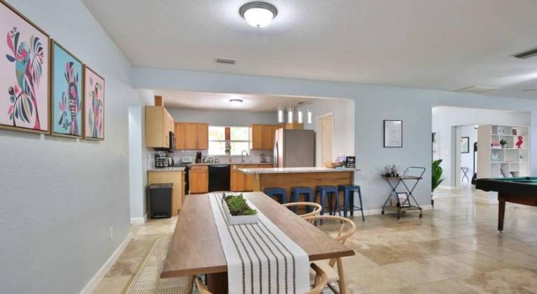 Villa with hot tub & barbeque | Suitable for remote work | Pets allowed — photo 4