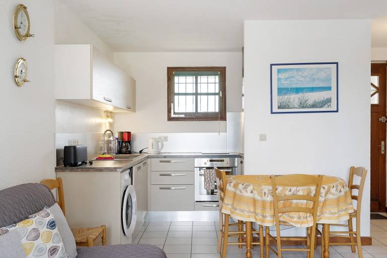 Apartment "Les Orphies" with Private Terrace, Shared Garden and Wi-Fi — photo 3