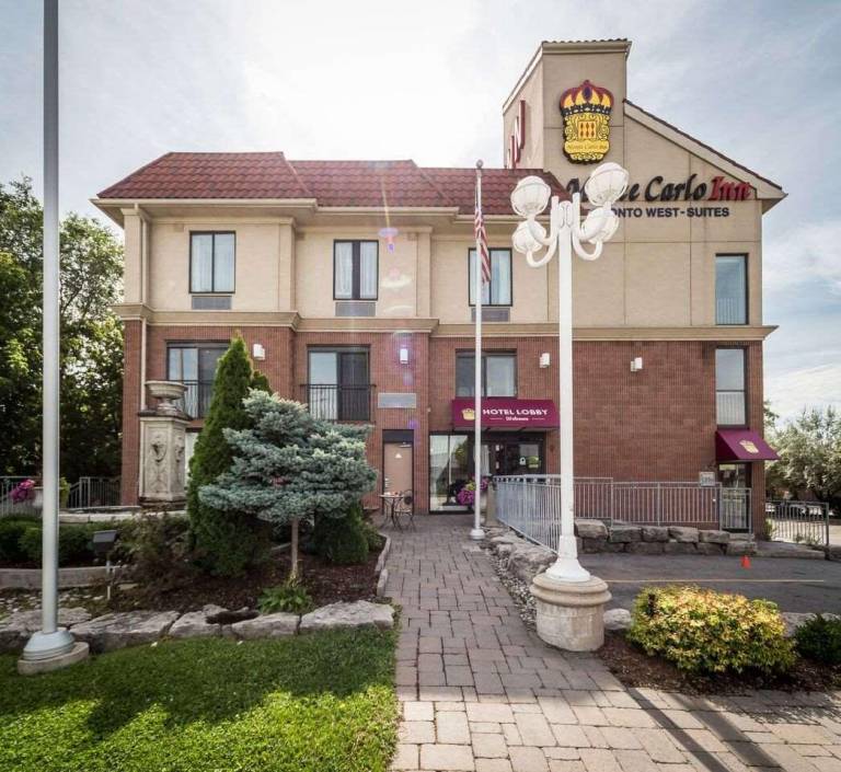 Monte Carlo Inn Toronto West Suites