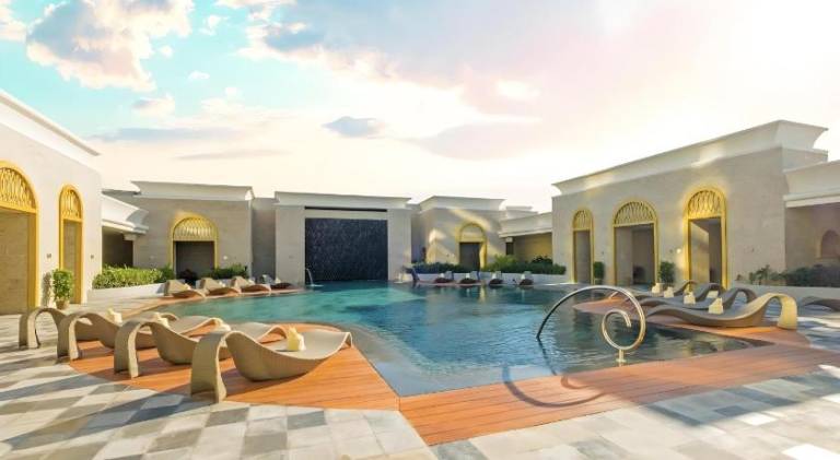 Apartment with pool — photo 2