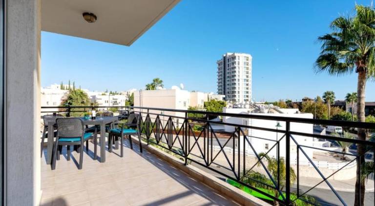 Fully equipped lovely rental apartment with pool & patio | Beach nearby | Pets allowed — photo 5