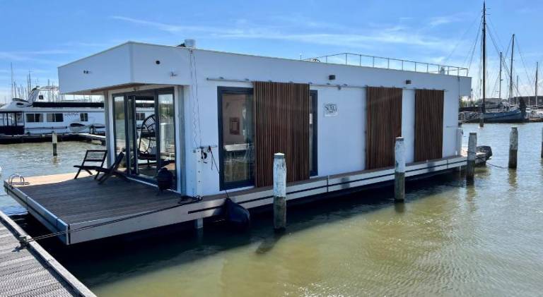 51 m² Hausboot