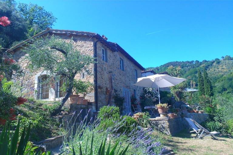 Vacation home with barbeque, garden & terrace — photo 4