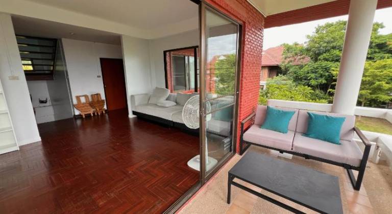 Villa with barbecue, yard & terrace — photo 4