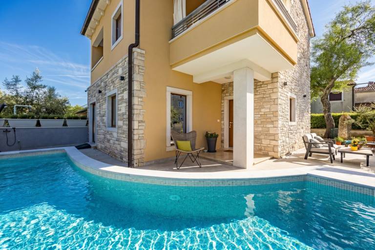 Ferienhaus Belavići