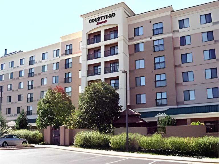 Courtyard by Marriott Kansas City Overland Park/Metcalf, South of College Boulevard in Overland Park, KS