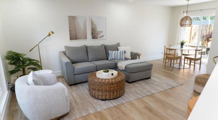 Be A Nomad 2 br Close to the Beach in Jacksonville Beach, FL