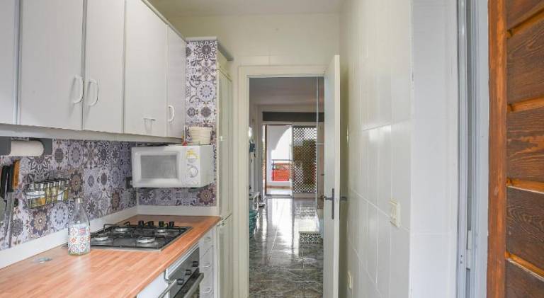 Fully equipped house with pool, patio & yard | Beach nearby | Perfect for remote work | Pets are welcome — photo 5