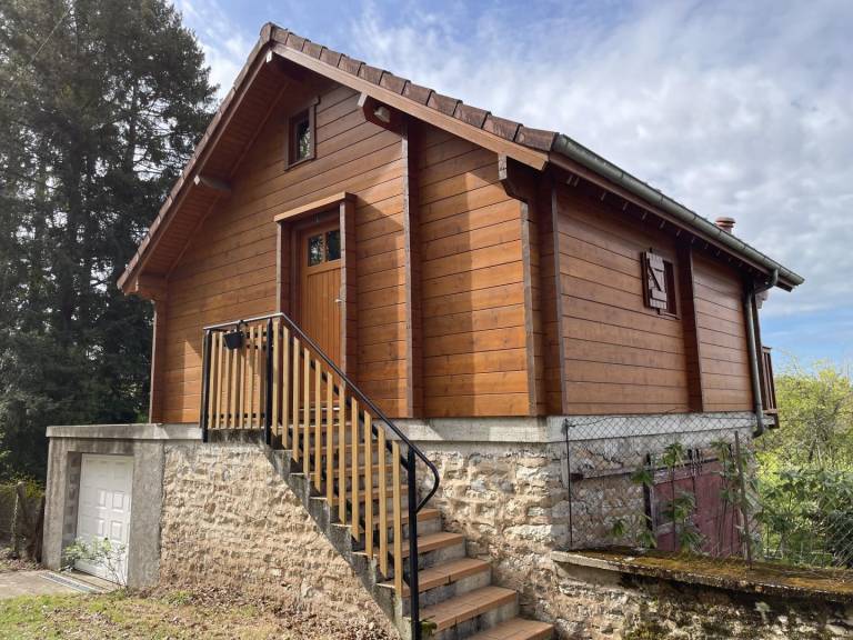 Gite with patio & yard — photo 2