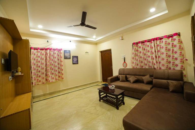 House Sri Puram