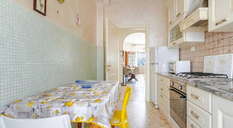 Holiday apartment with 2 rooms for 6 persons — photo 3