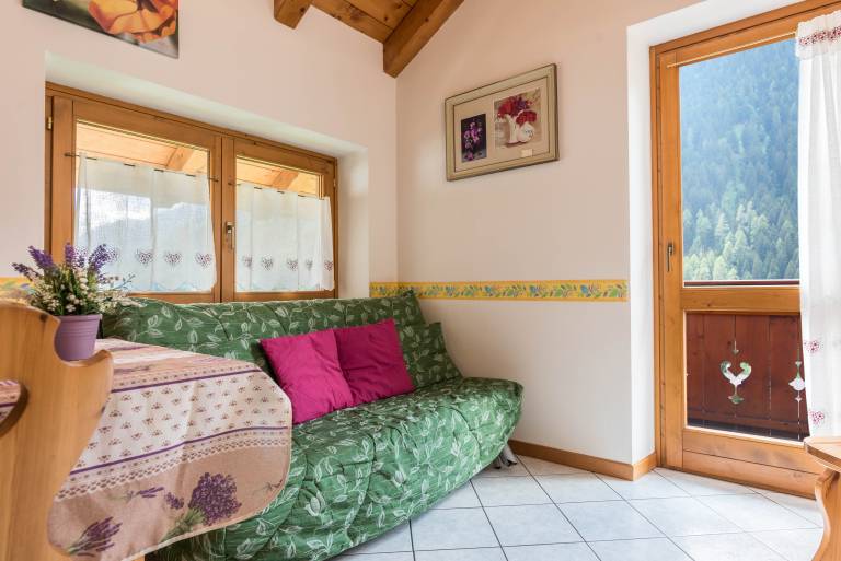 Apartment "Casa Bamby - Cevedale" with Balcony, Garden & Mountain View — photo 4
