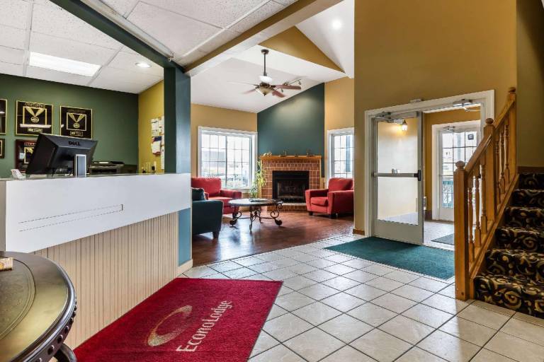 Econo Lodge Inn & Suites Dickson — photo 5