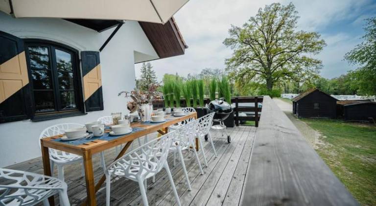 Holiday apartment with patio — photo 2
