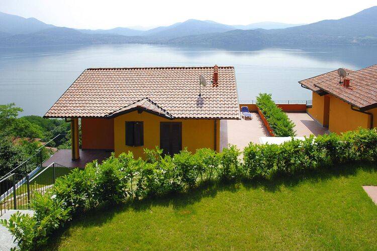 Ferienwohnung mit Hund inOggebbio, Lago Maggiore  f&uuml;r max. 4 Personen