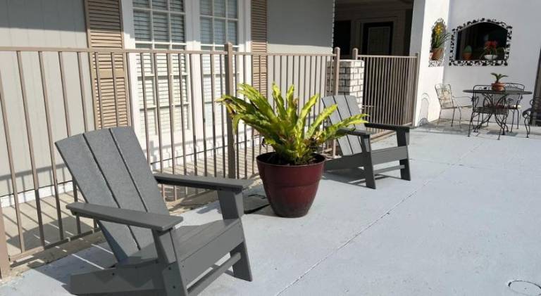 Apartment with pool — photo 4