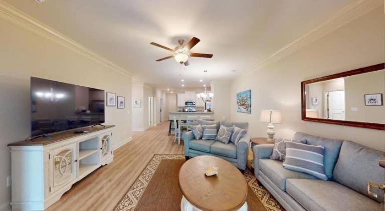 Rental apartment with pool in Garden City, SC