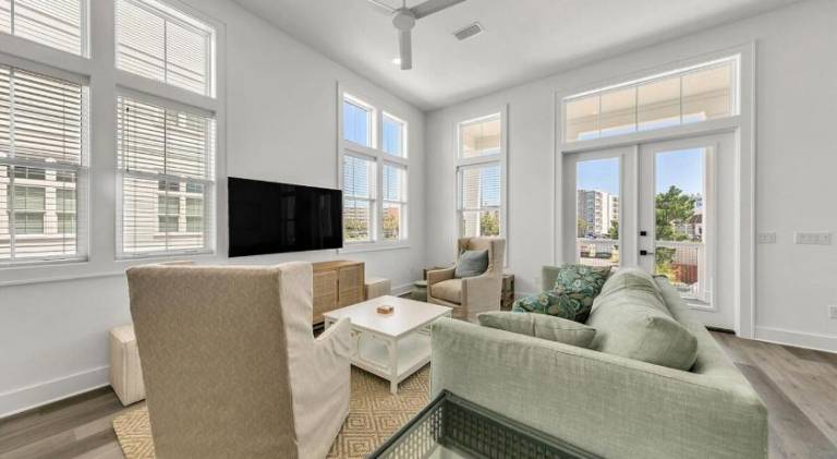 Vacation home with pool | Beach nearby | Pet-friendly — photo 4