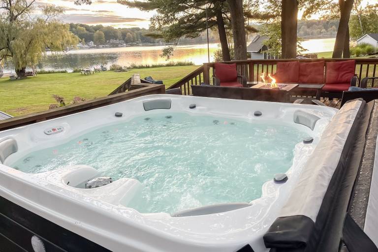 Cabin  Canadian Lakes