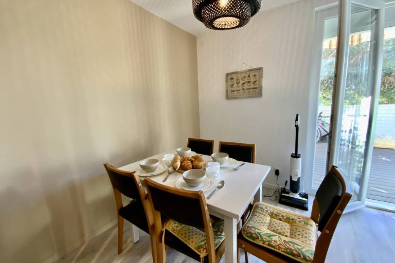 Rental apartment with patio in La Grande-Motte