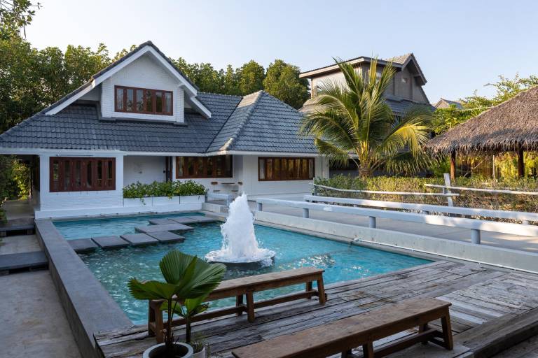 RealRare Resort — photo 2