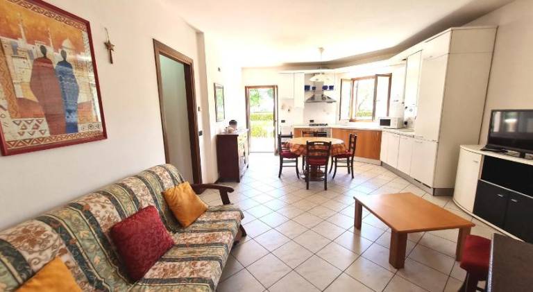 Rental apartment with yard, pool & terrace — photo 2
