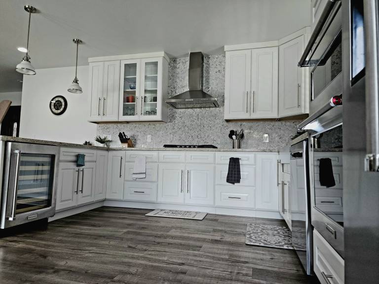 Vacation home with yard — photo 2