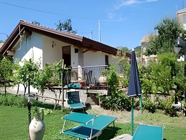 Vacation home with patio, yard & pool in Praiano