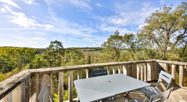Vacation home with pool in Chinon